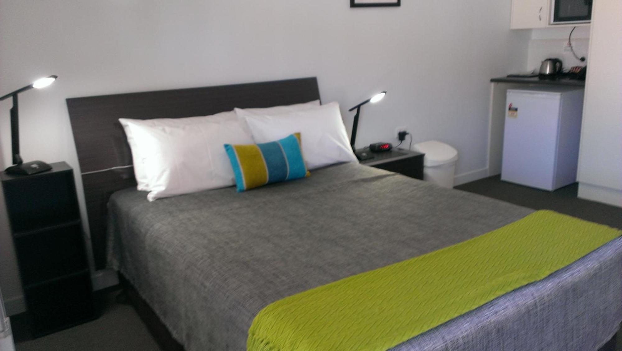 Gunnedah Lodge Motel Room photo